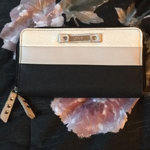 jessica simpson wallet